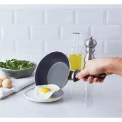 Mini-poêle Anti-adhérente 16 Cm -Cuisine À Domicile 103004 3 1 Mini poele anti adherente 16 cm Mathon